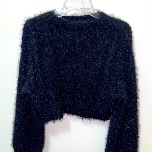 URBAN OUTFITTERS - Fuzzy Crop Sweater - Picture 1 of 7